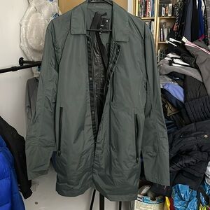 Tavik men’s jacket size large built in suspenders